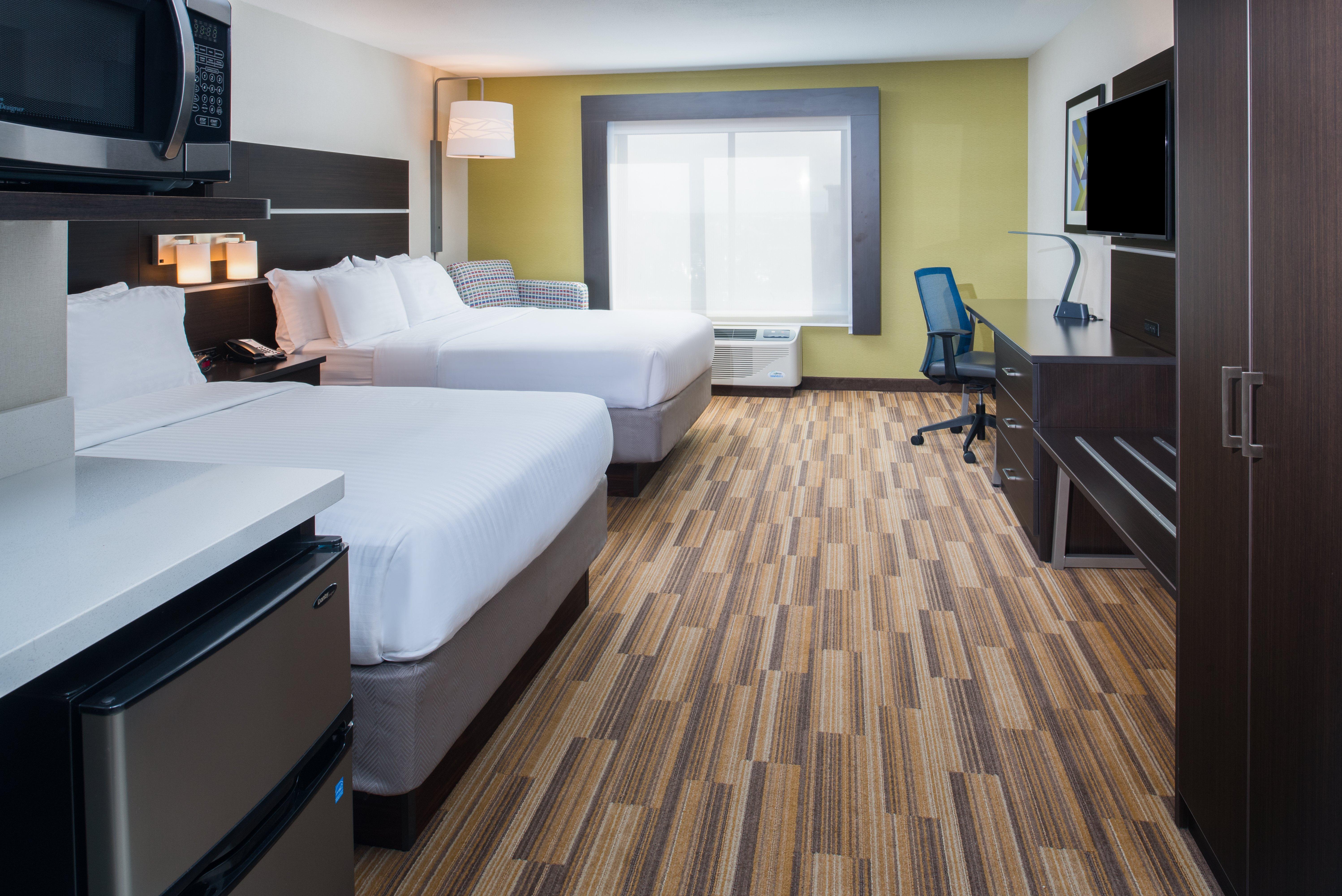 Holiday Inn Express Hotel & Suites Bismarck By Ihg Exterior foto
