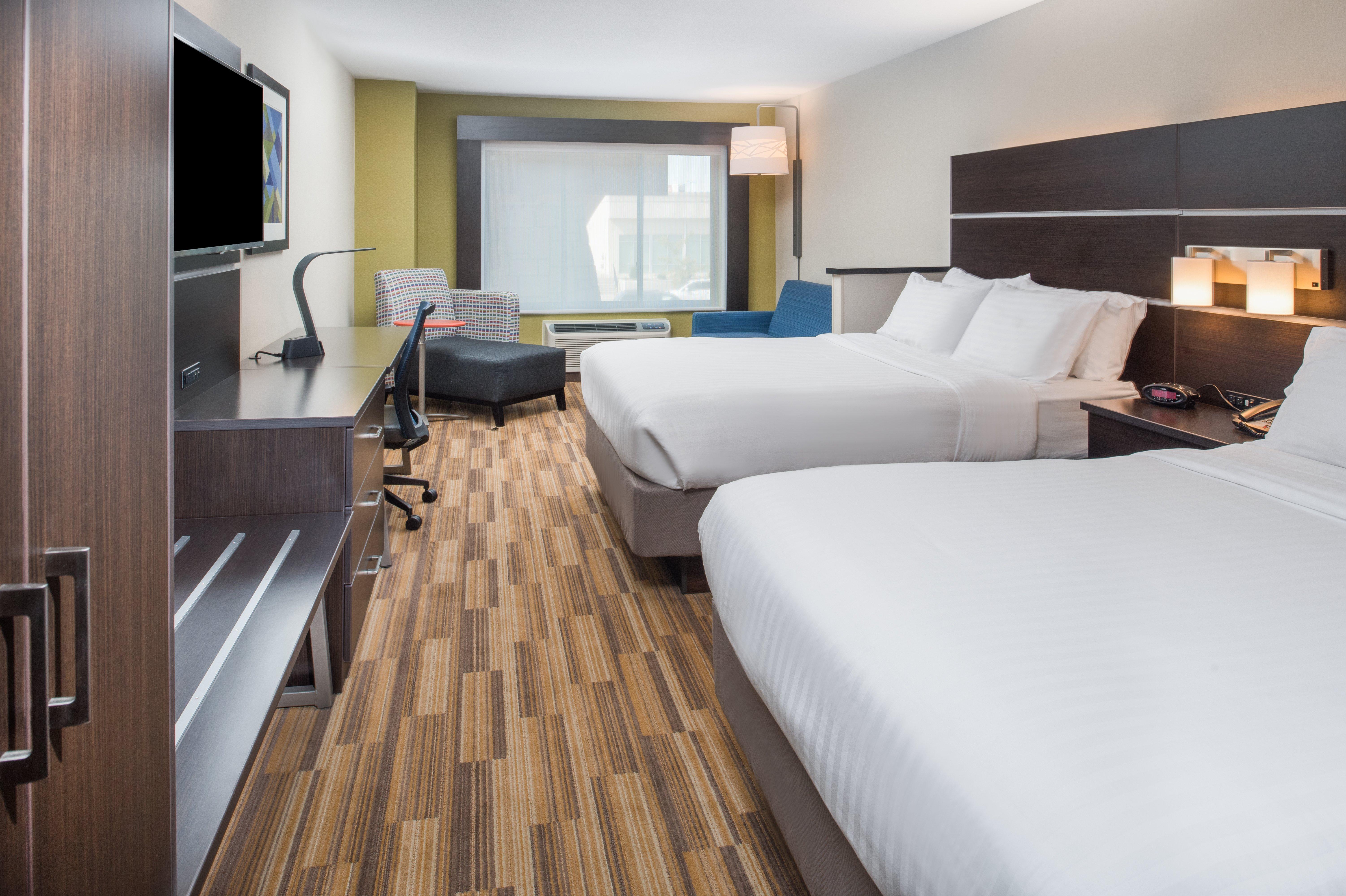 Holiday Inn Express Hotel & Suites Bismarck By Ihg Exterior foto