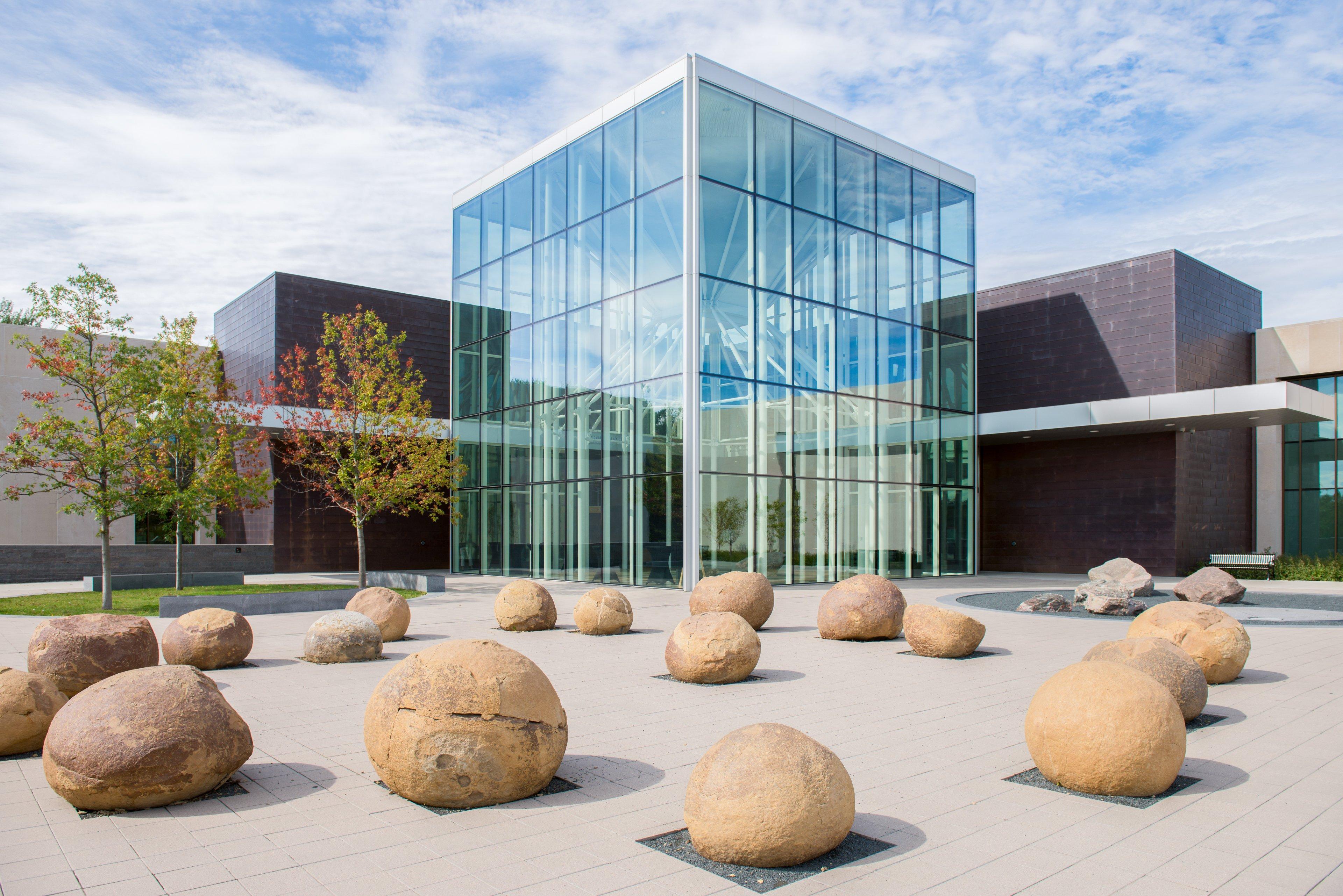 Holiday Inn Express Hotel & Suites Bismarck By Ihg Exterior foto