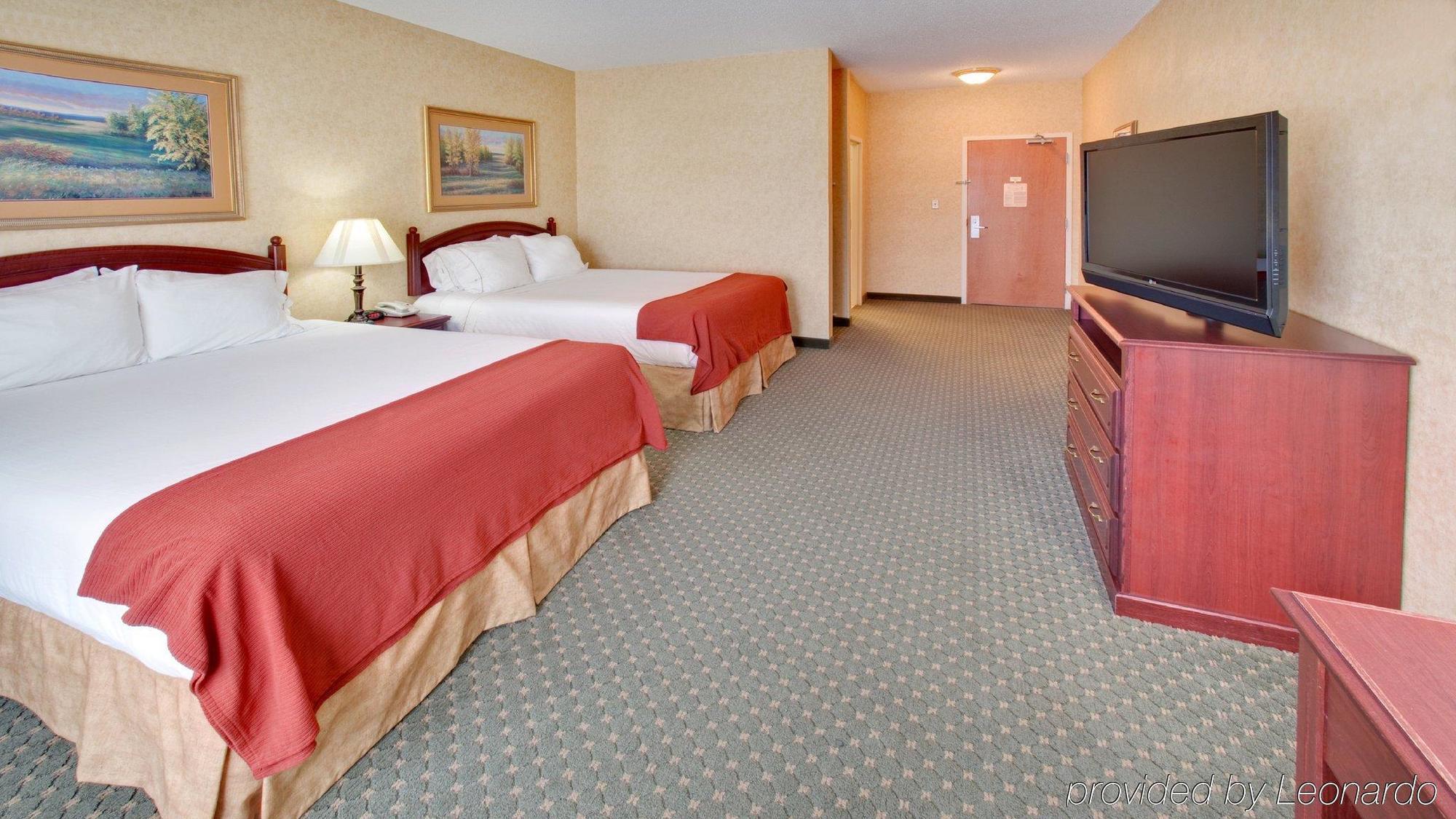 Holiday Inn Express Hotel & Suites Bismarck By Ihg Zimmer foto