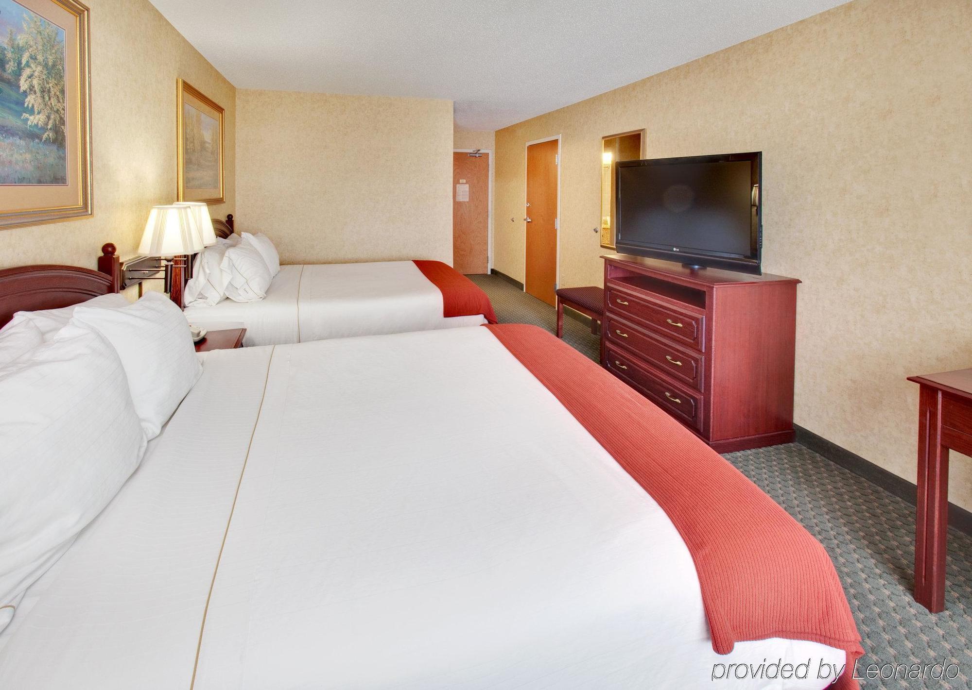 Holiday Inn Express Hotel & Suites Bismarck By Ihg Zimmer foto