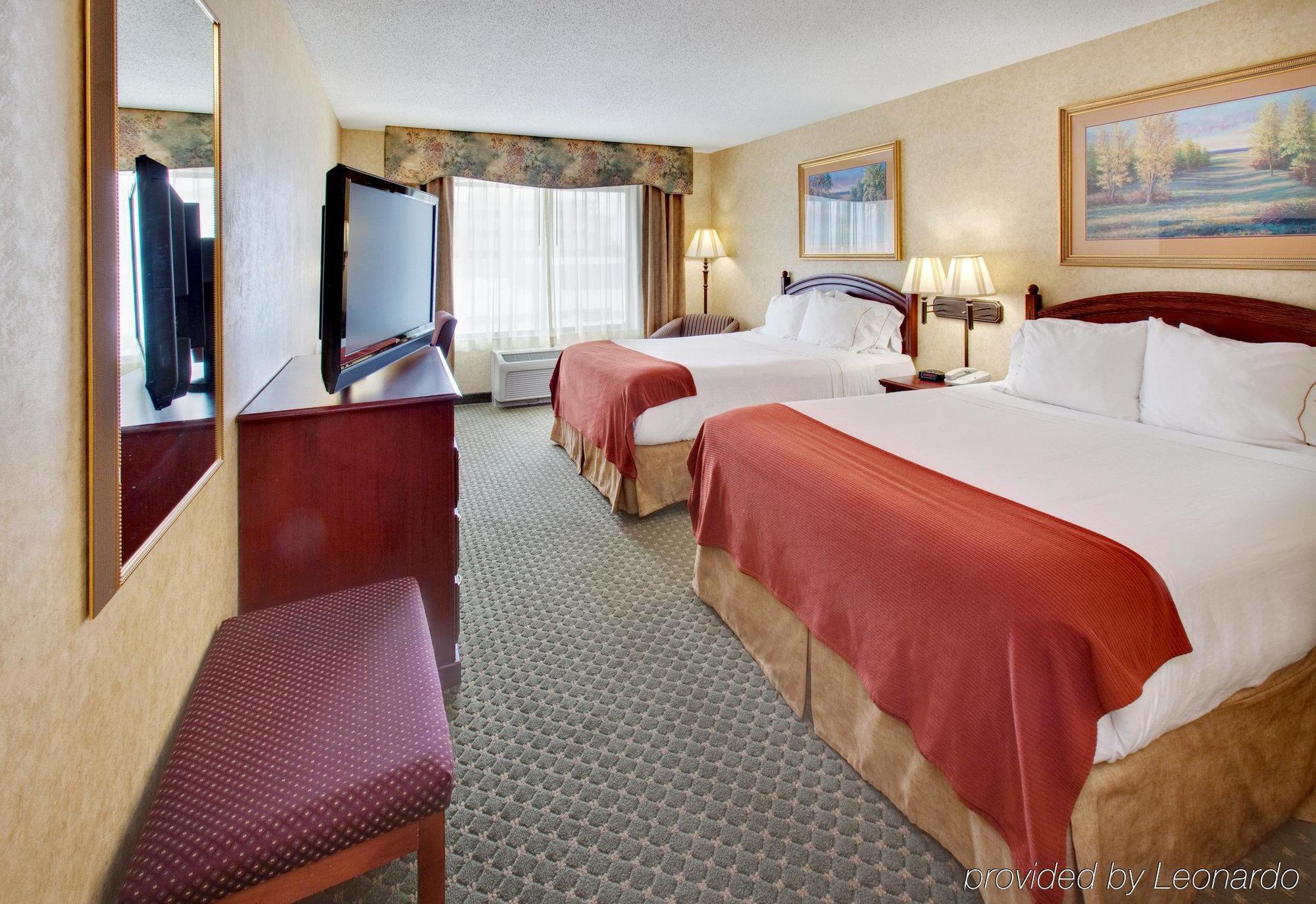 Holiday Inn Express Hotel & Suites Bismarck By Ihg Zimmer foto