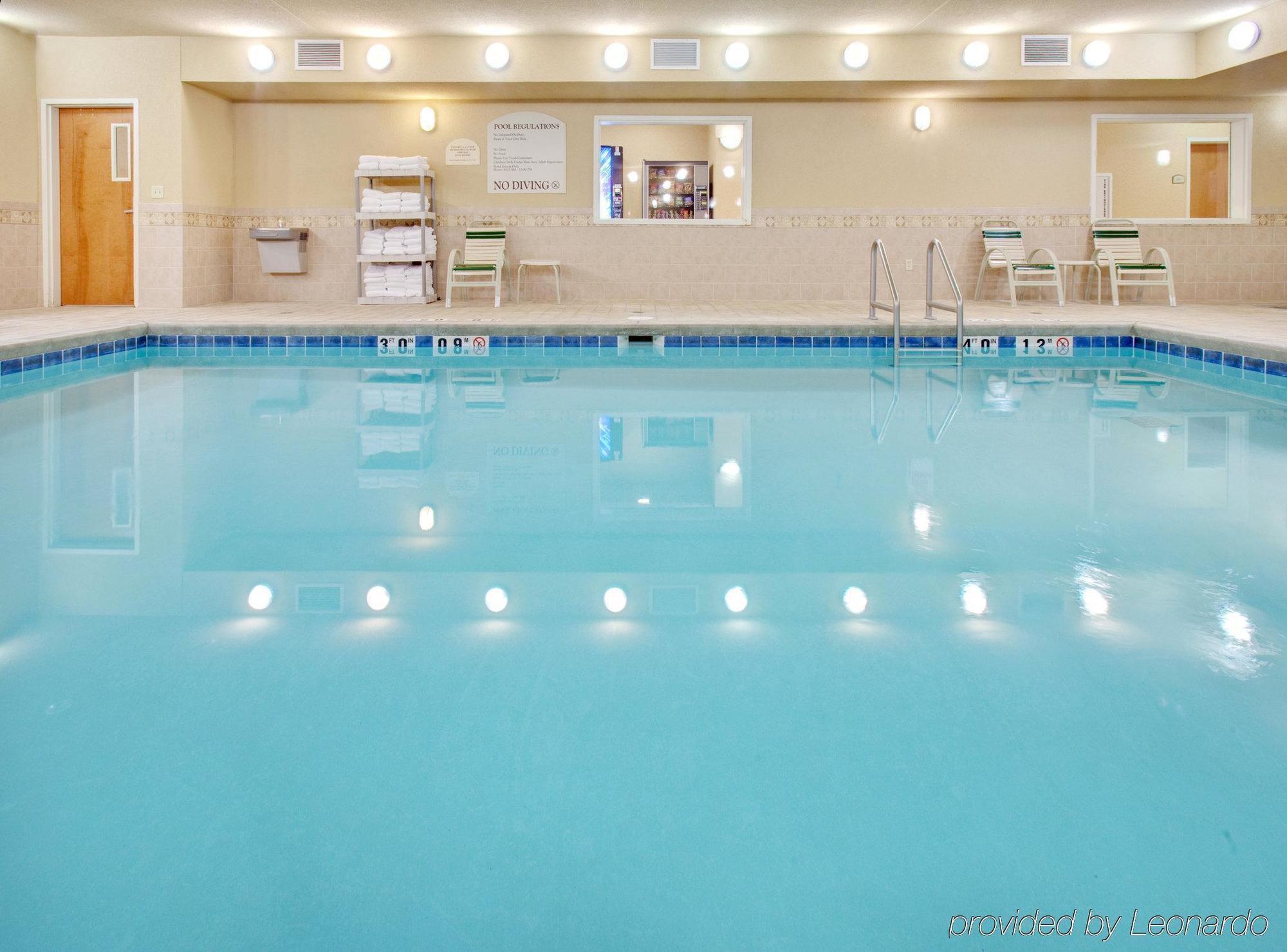 Holiday Inn Express Hotel & Suites Bismarck By Ihg Einrichtungen foto
